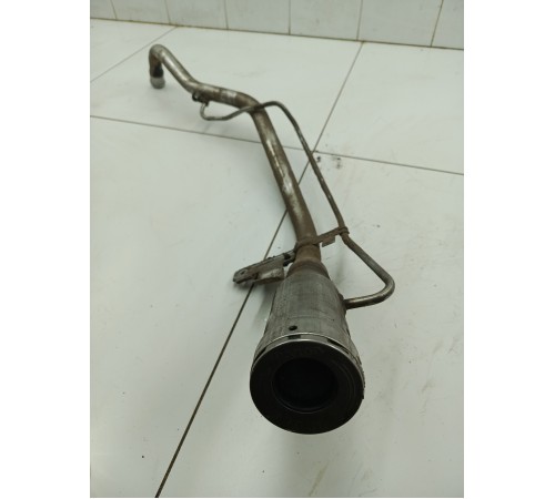 Горловина топливного бака