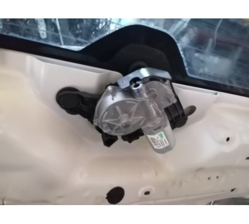 Крышка багажника (пятая дверь)