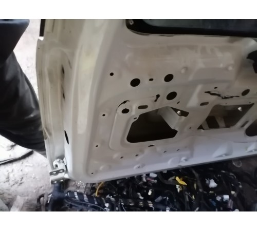 Крышка багажника (пятая дверь)