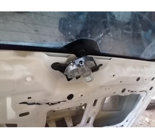 Крышка багажника (пятая дверь)