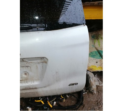 Крышка багажника (пятая дверь)