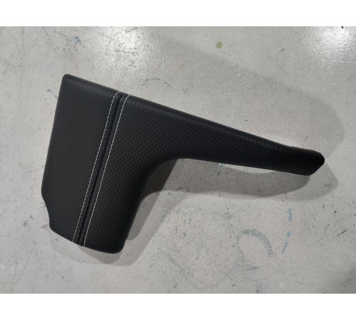 Накладка торпедо левая