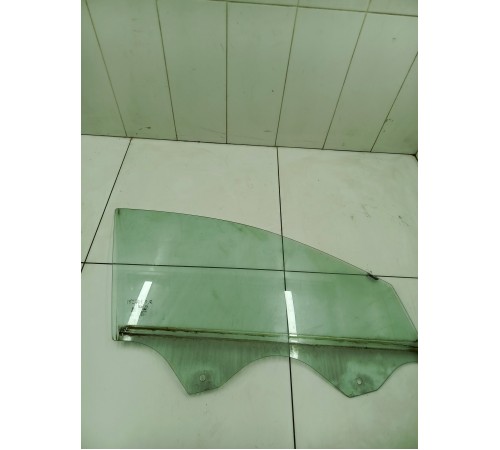 Стекло двери переднее правое