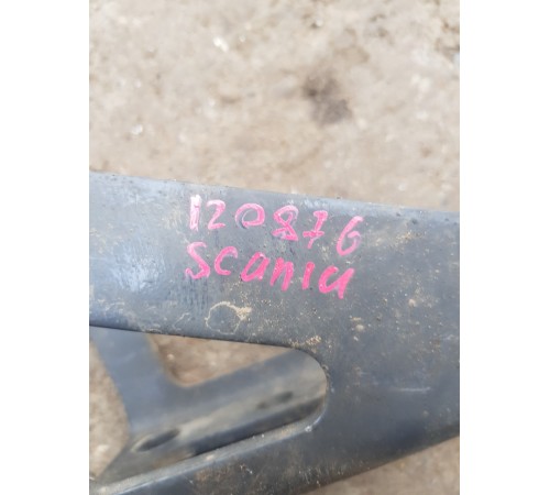 Кронштейн амортизатора задний