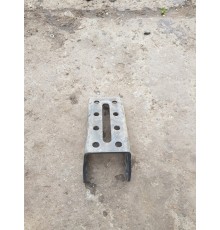 Кронштейн амортизатора задний