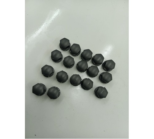 Комплект колесных колпаков 17 шт.