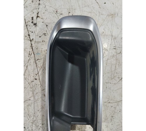 Накладка внутренней ручки передняя левая