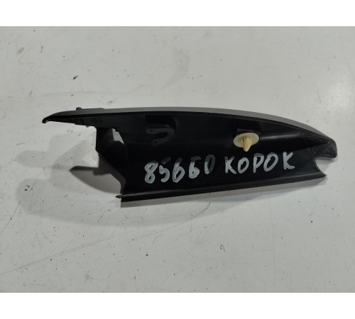 Уголок двери (передний левый)