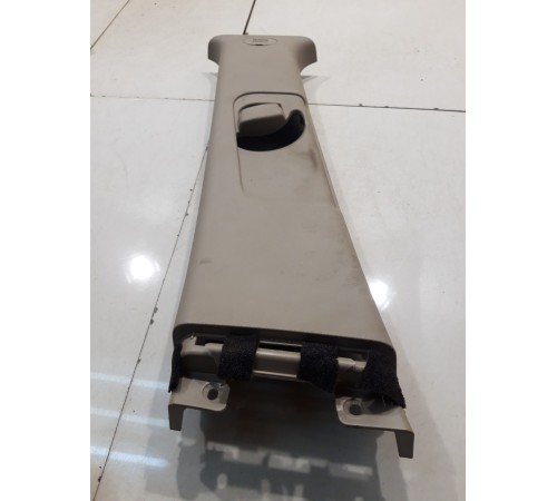 Обшивка центральной стойки (левая, верхняя)