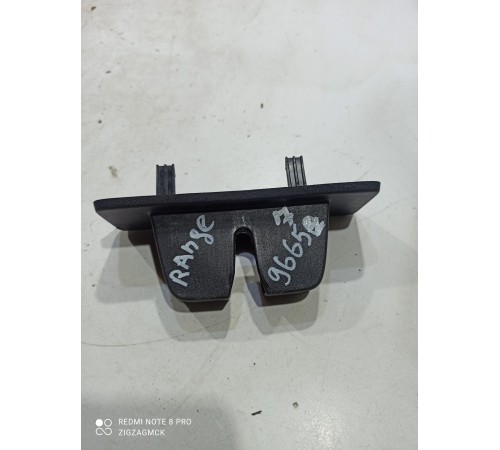 Накладка замка крышки багажника