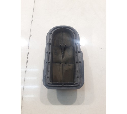 Решетка вентиляционная (задняя,левая)