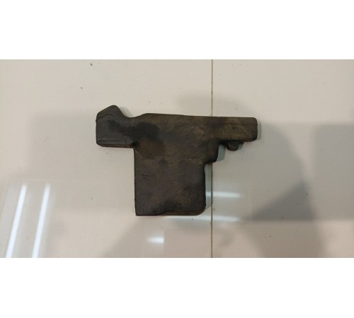 Уплотнитель переднего правого крыла