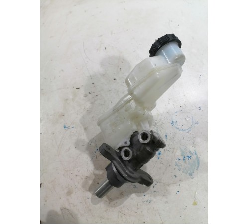 Тормозной цилиндр главный с бочком