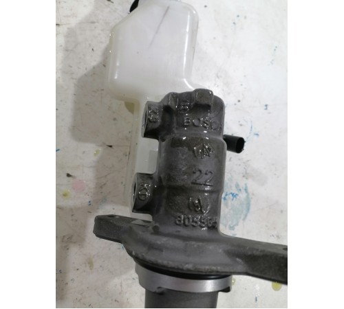 Тормозной цилиндр главный с бочком