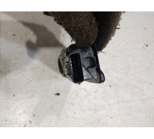 Кнопка открывания багажника