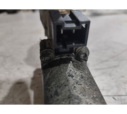 Моторчик стеклоподъемника передний правый