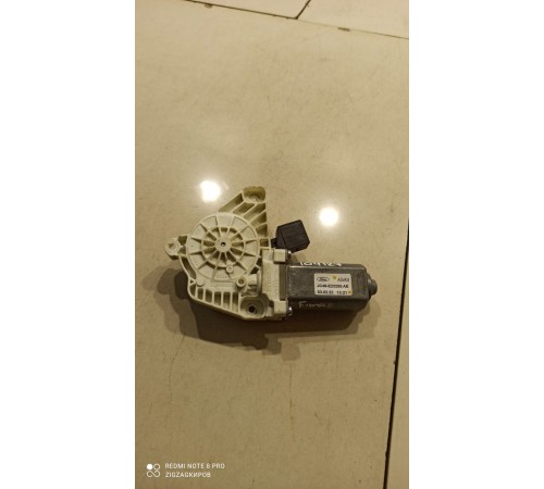 Моторчик стеклоподъемника передний правый