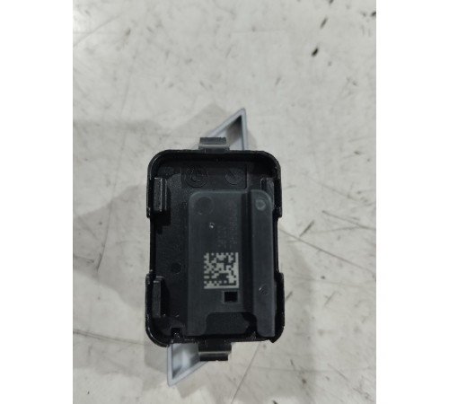 Кнопка центрального замка (передняя правая)