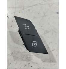 Кнопка центрального замка (передняя правая)