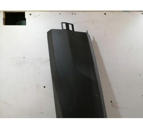 Обшивка центральной стойки левая нижняя