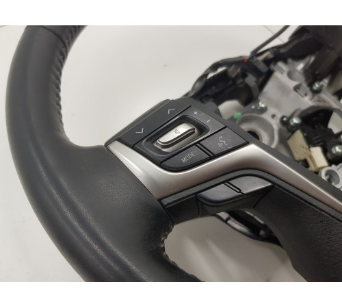 Рулевое колесо в сборе с многофункциональными кнопками