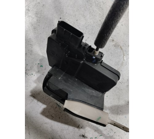 Замок двери передний правый