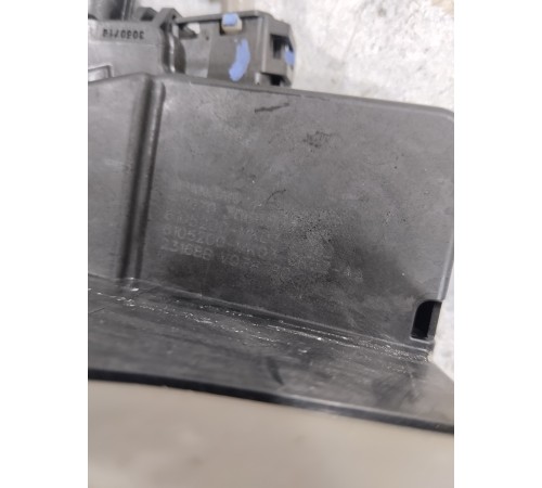 Замок двери передний правый