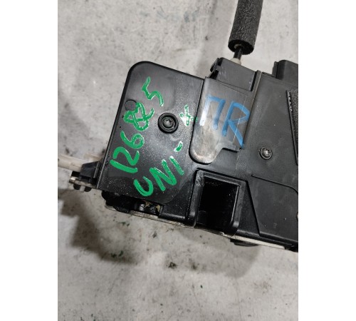 Замок двери передний правый