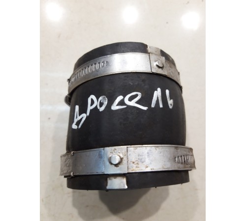 Патрубок дросселя