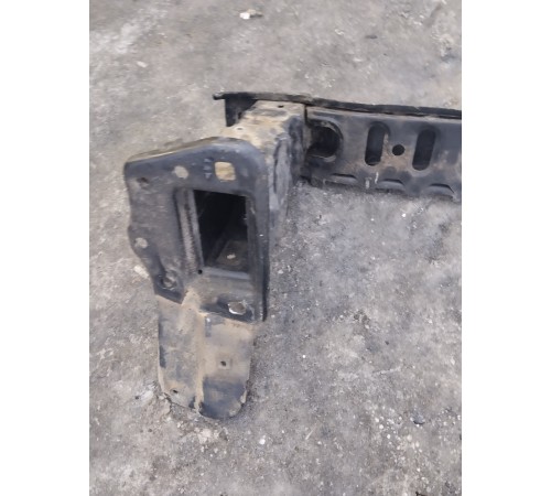 Усилитель переднего бампера