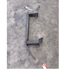 Усилитель переднего бампера