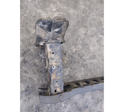 Усилитель переднего бампера