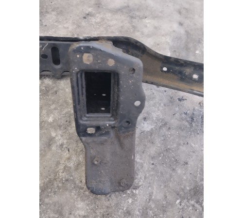 Усилитель переднего бампера