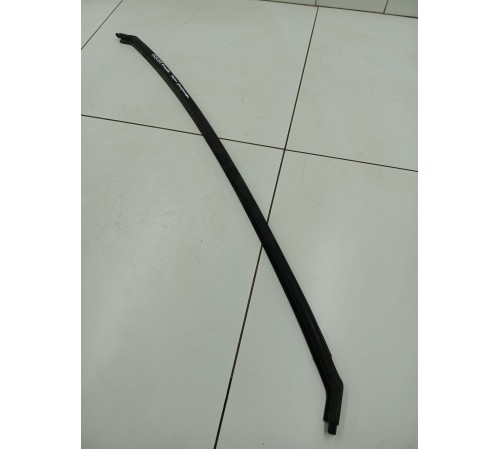 Уплотнитель капота