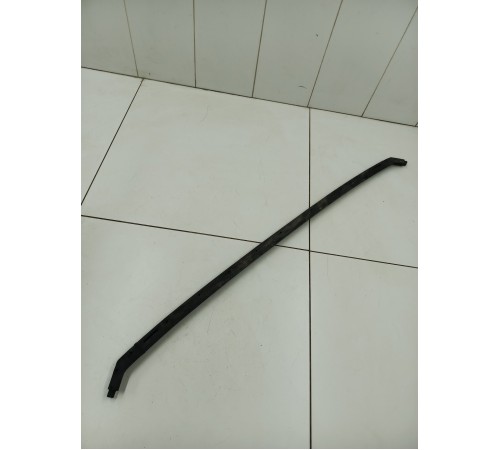 Уплотнитель капота