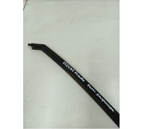 Уплотнитель капота