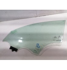 Стекло двери переднее левое