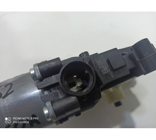 Моторчик стеклоподъёмника передний правый