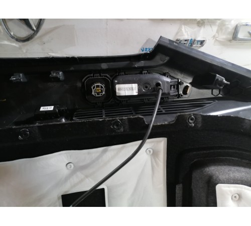 Обшивка багажника левая