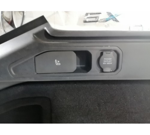 Обшивка багажника левая