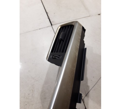 Воздушный дефлектор правый