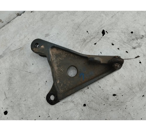 Кроонштейн (крепление) кабины передний левый