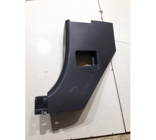 Обшивка передней стойки левая нижняя