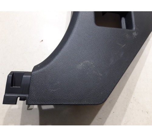 Обшивка передней стойки левая нижняя