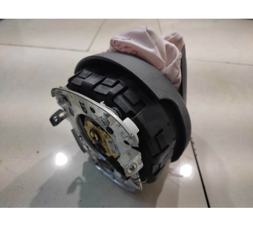 Подушка безопасности водителя