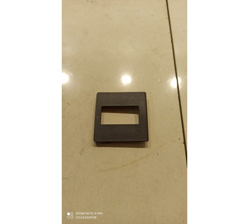 Накладка (заглушка) обшивки багажника