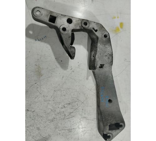 Кронштейн(крепление) АКПП