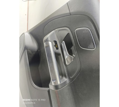 Обшивка двери задняя правая