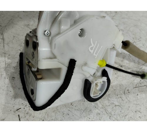 Замок двери передний правый