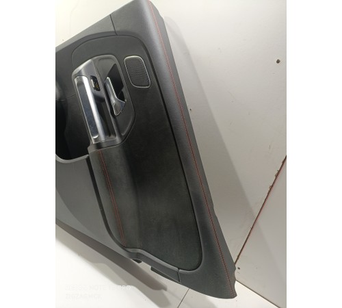 Обшивка двери задняя правая